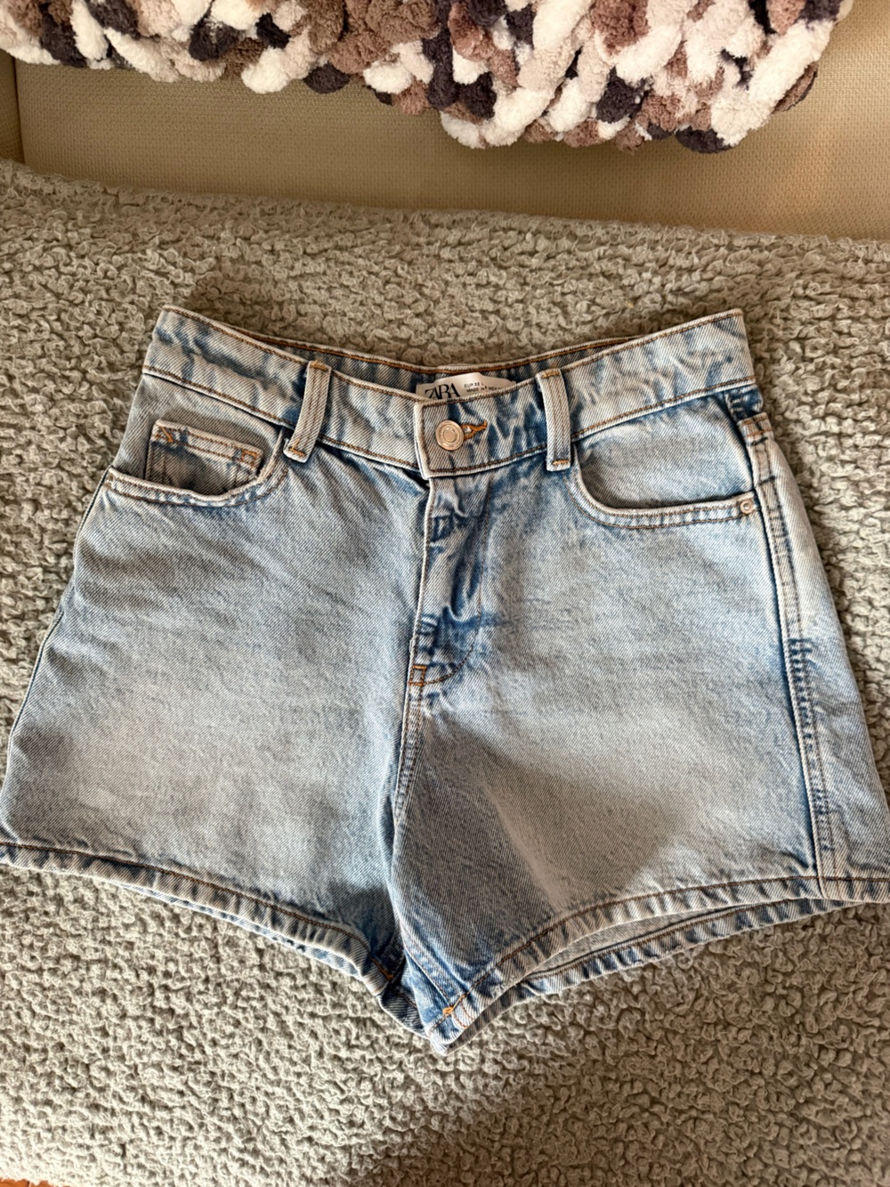 Zara Mom Fit Mid-Rise Blue Denim Shorts